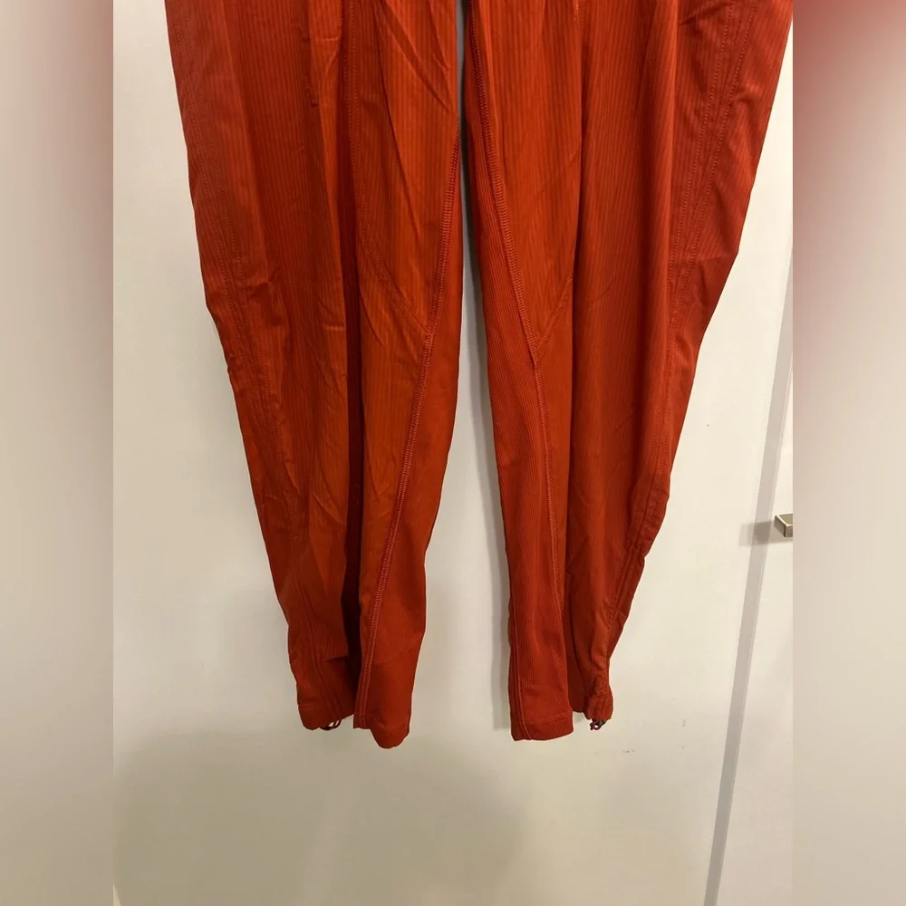 NWOT Lululemon Cropped Studio Pants size 8